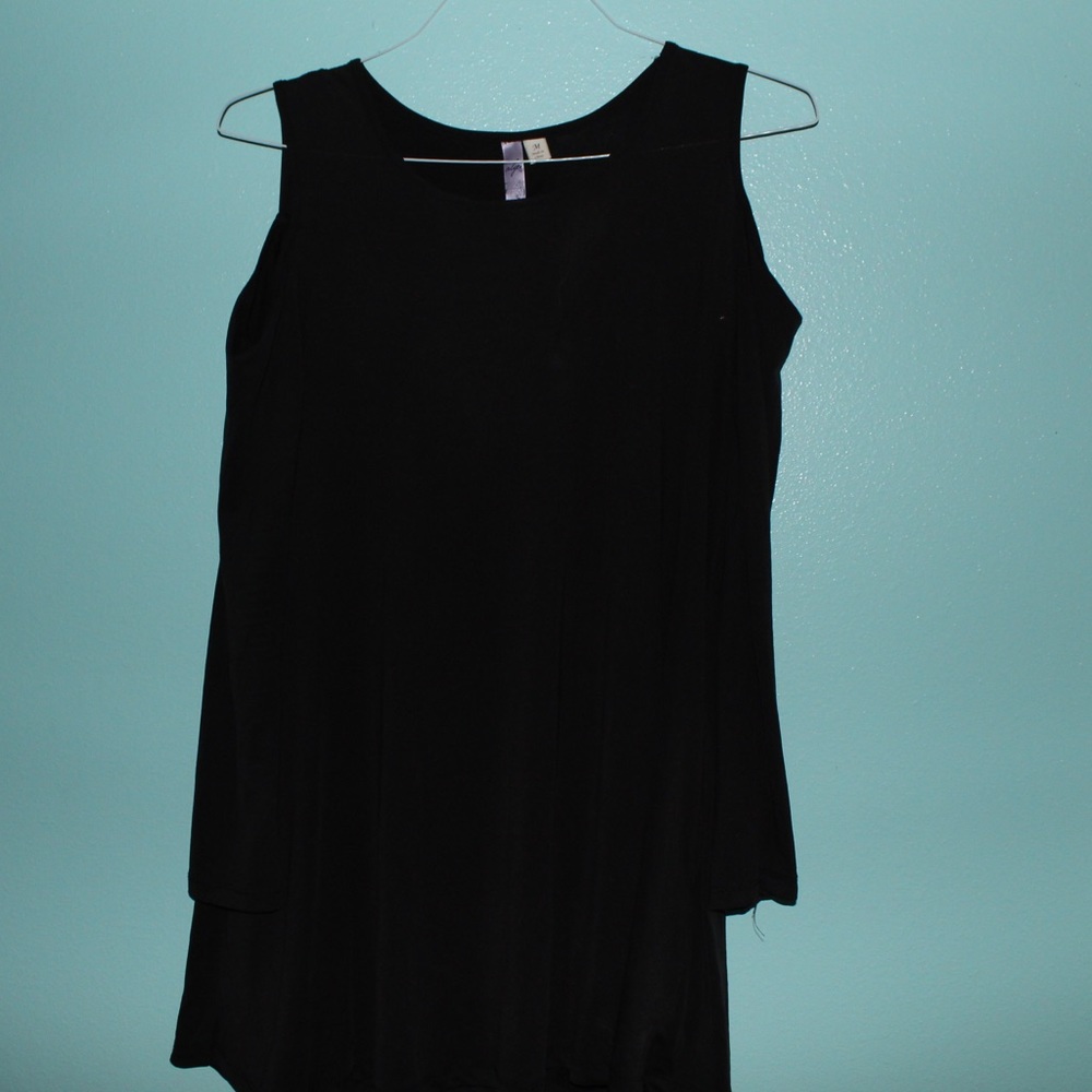 Alya dress with open shoulders